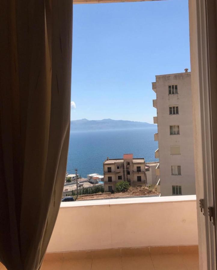White Panorama Apartment Sarandë エクステリア 写真