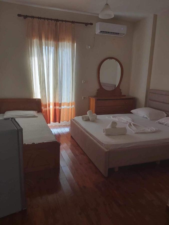 White Panorama Apartment Sarandë エクステリア 写真