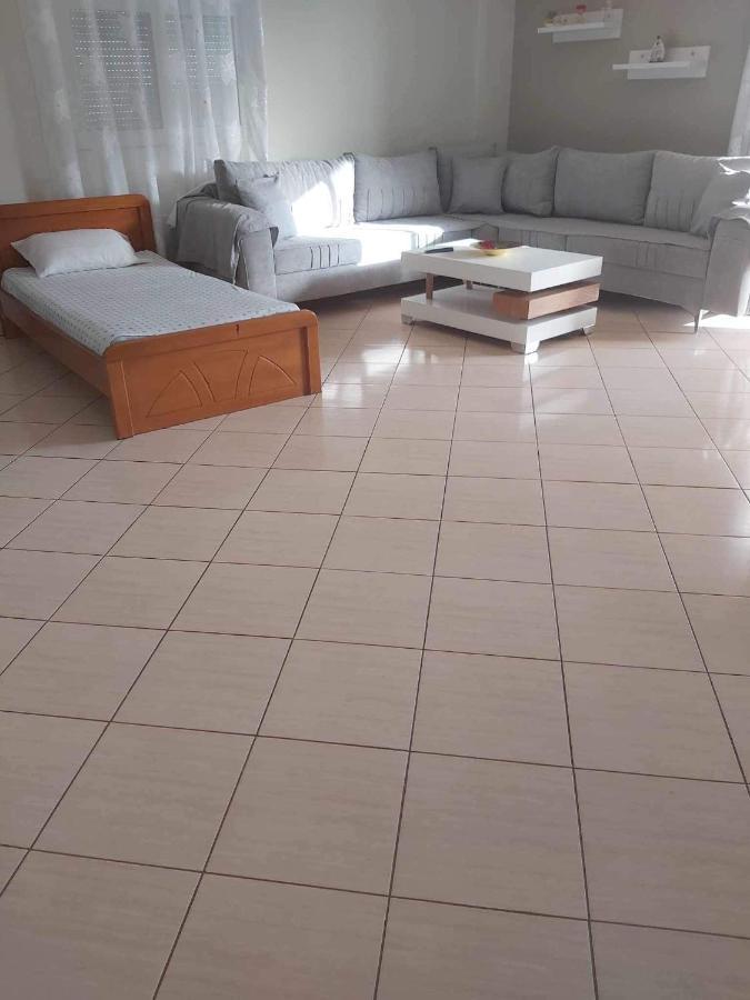 White Panorama Apartment Sarandë エクステリア 写真